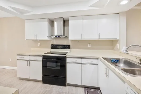 $1,800 | 6211 Timberlake Drive, Unit B9, Sarasota, FL 34243