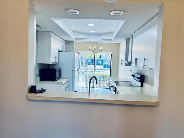 $1,800 | 6211 Timberlake Drive, Unit B9, Sarasota, FL 34243