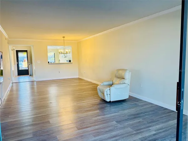 $1,800 | 6211 Timberlake Drive, Unit B9, Sarasota, FL 34243