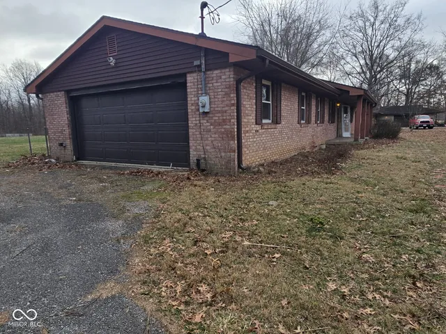 $159,000 | 3687 North Countryside Drive, Terre Haute, IN 47803