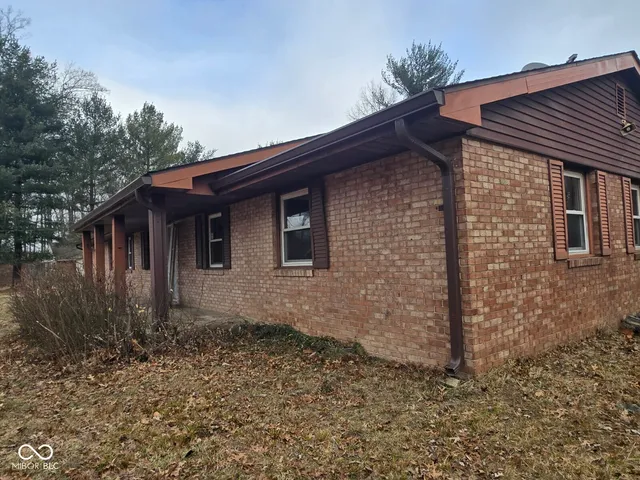 $159,000 | 3687 North Countryside Drive, Terre Haute, IN 47803