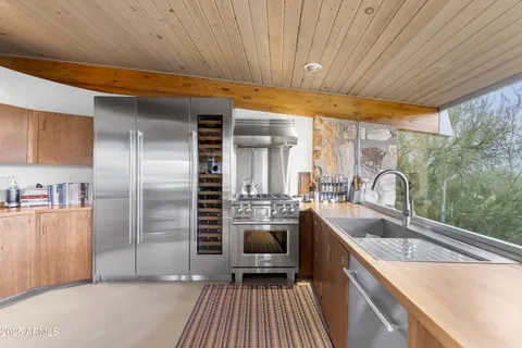 $2,499,000 | 7915 East Primrose Path, Carefree, AZ 85377