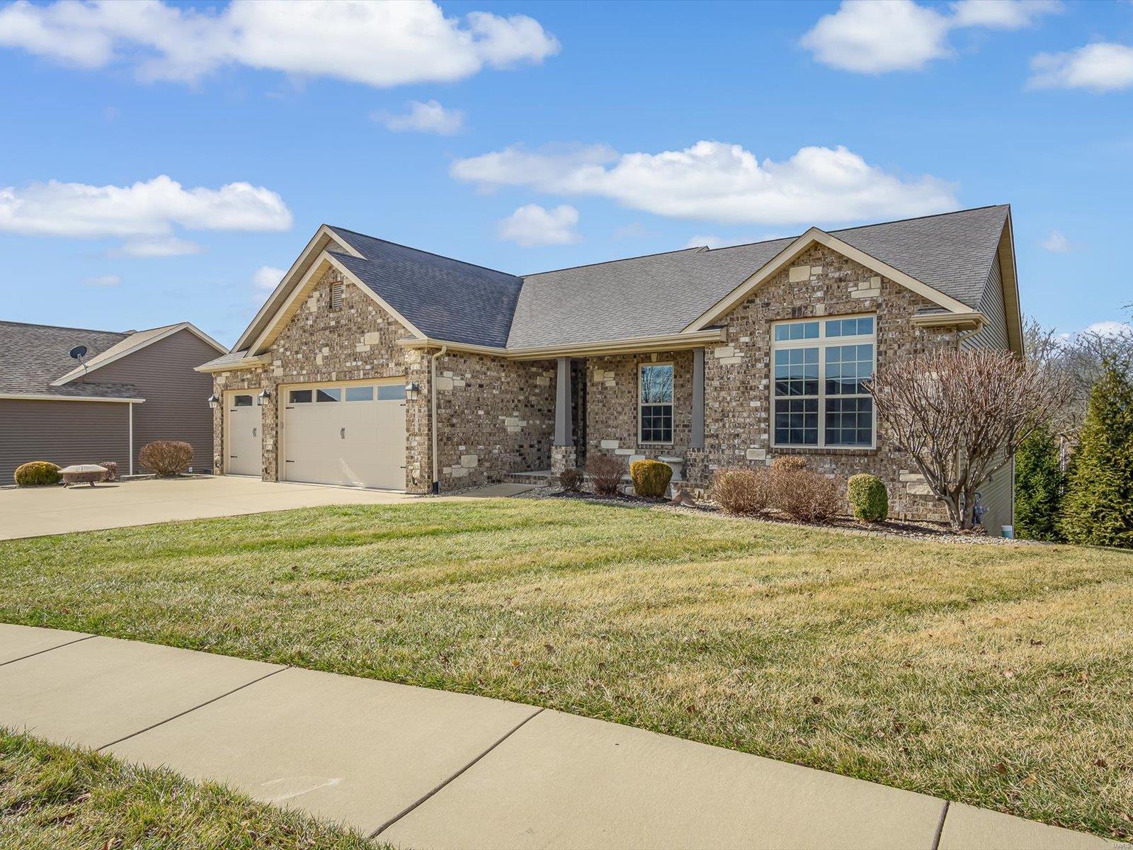 1313 Rutledge Drive Troy, IL 62294 - Photo 2 of 32