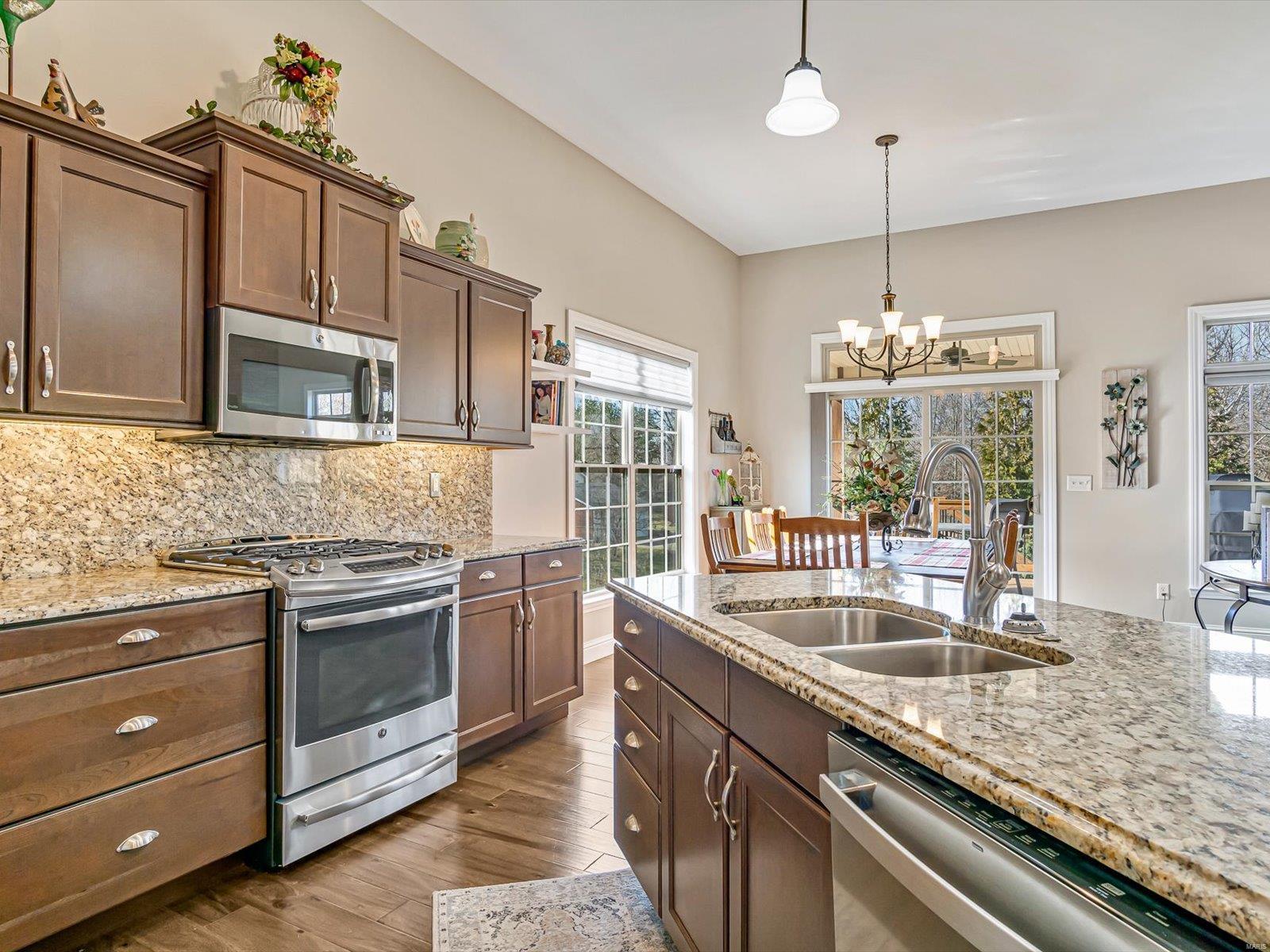 1313 Rutledge Drive Troy, IL 62294 - Photo 10 of 32