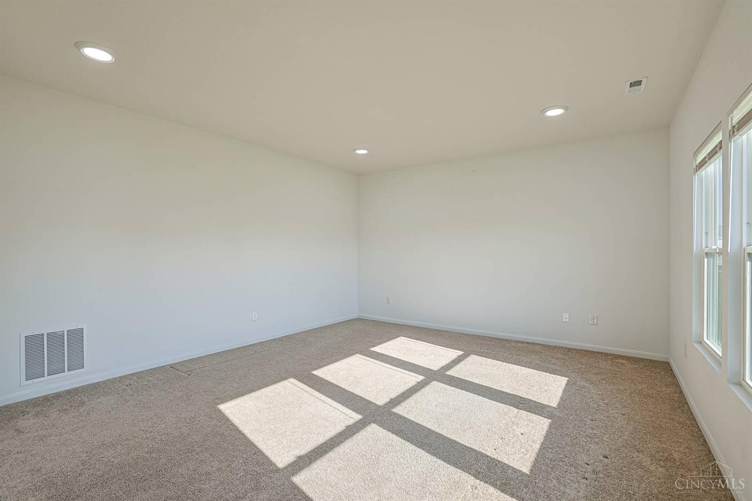 1265 Soaring Way Maineville, OH 45039 - Photo 14 of 37