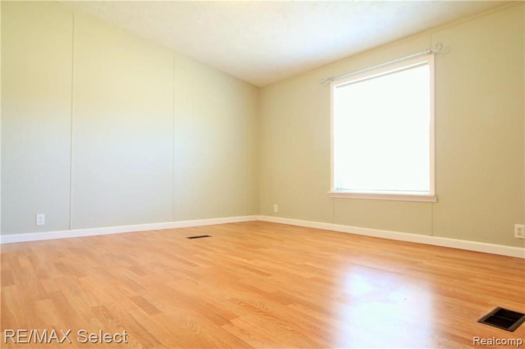 2227 Lodge Road Flint, MI 48532 - Photo 13 of 24