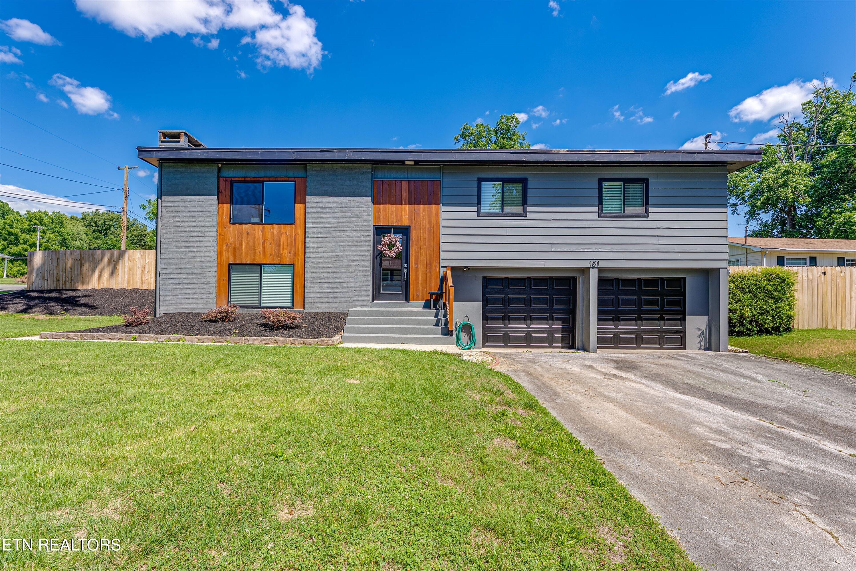 101 Wayne Place Oak Ridge, TN 37830 - Photo 1 of 43 02-Front A2