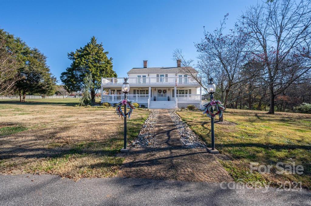 2497 Settlemyre Bridge Road Newton, NC 28658 - Photo 3 of 40 a view of a yard with an outdoor
