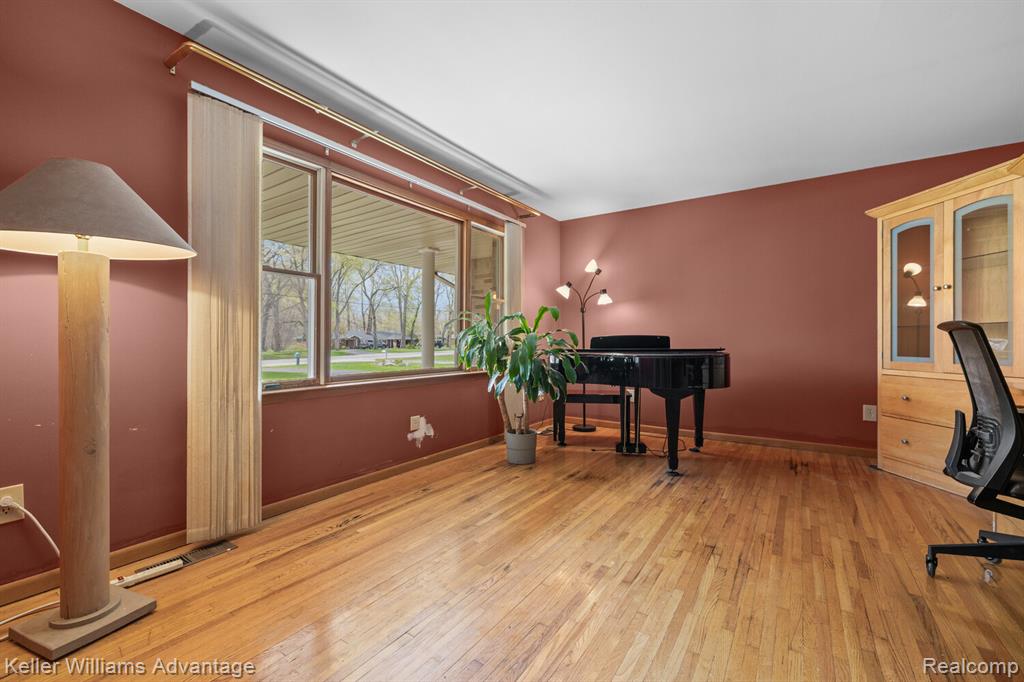 24806 Power Road Farmington, MI 48336 - Photo 10 of 46 Gallery Image 10