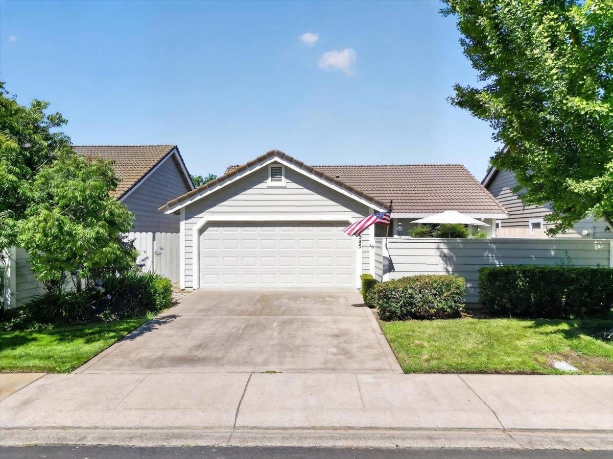 3545 Blackstone Way Modesto, CA 95356 - Photo 3 of 27