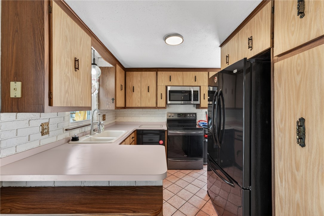 88 Bly Street Warwick, RI 02888 - Photo 15 of 33