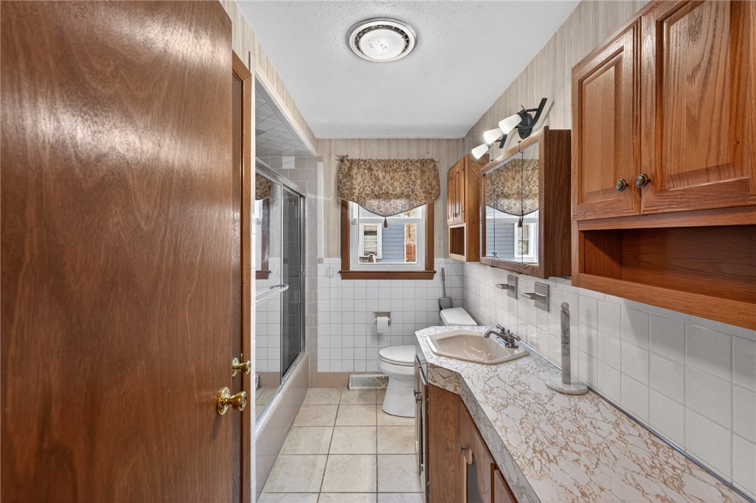 88 Bly Street Warwick, RI 02888 - Photo 19 of 33