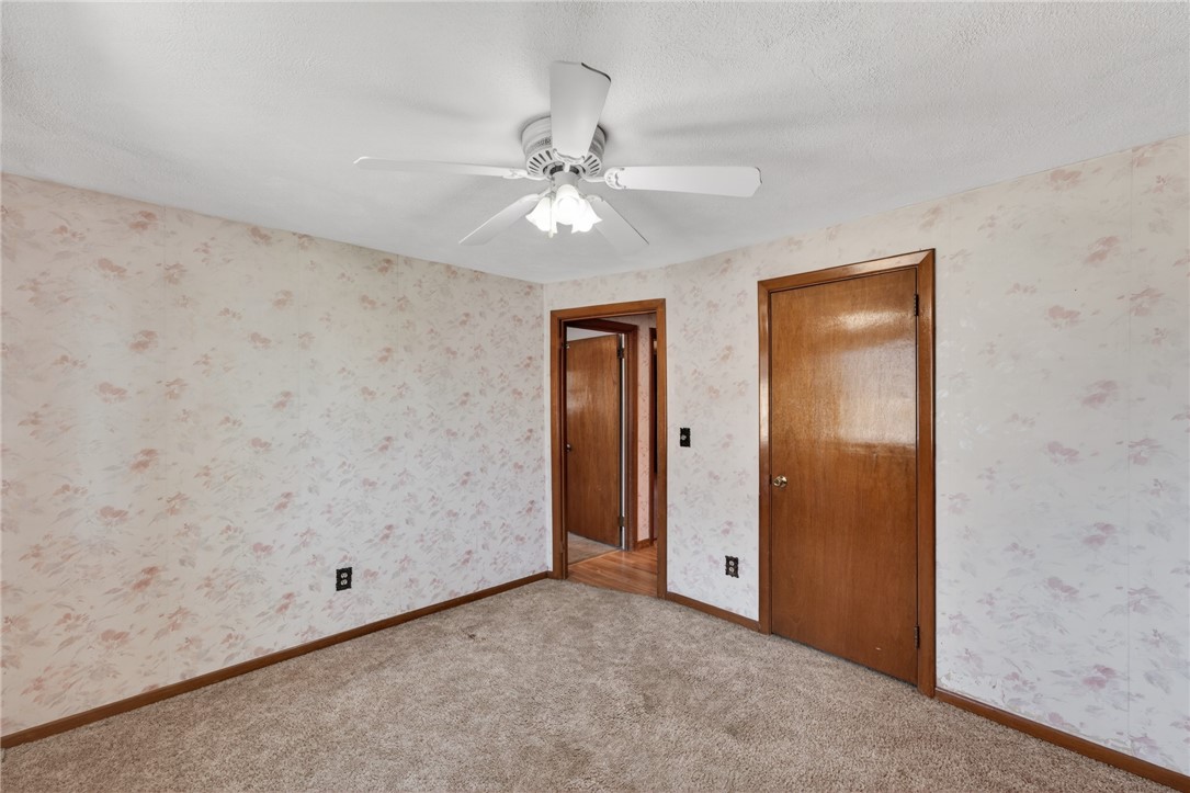 88 Bly Street Warwick, RI 02888 - Photo 23 of 33