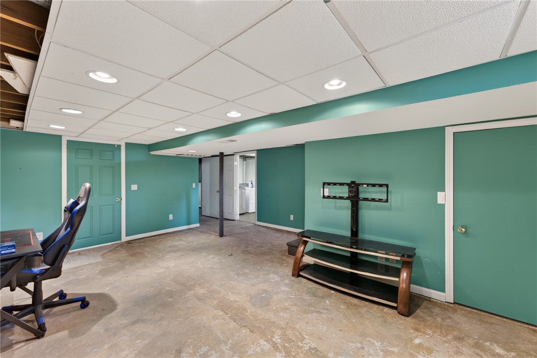 88 Bly Street Warwick, RI 02888 - Photo 27 of 33