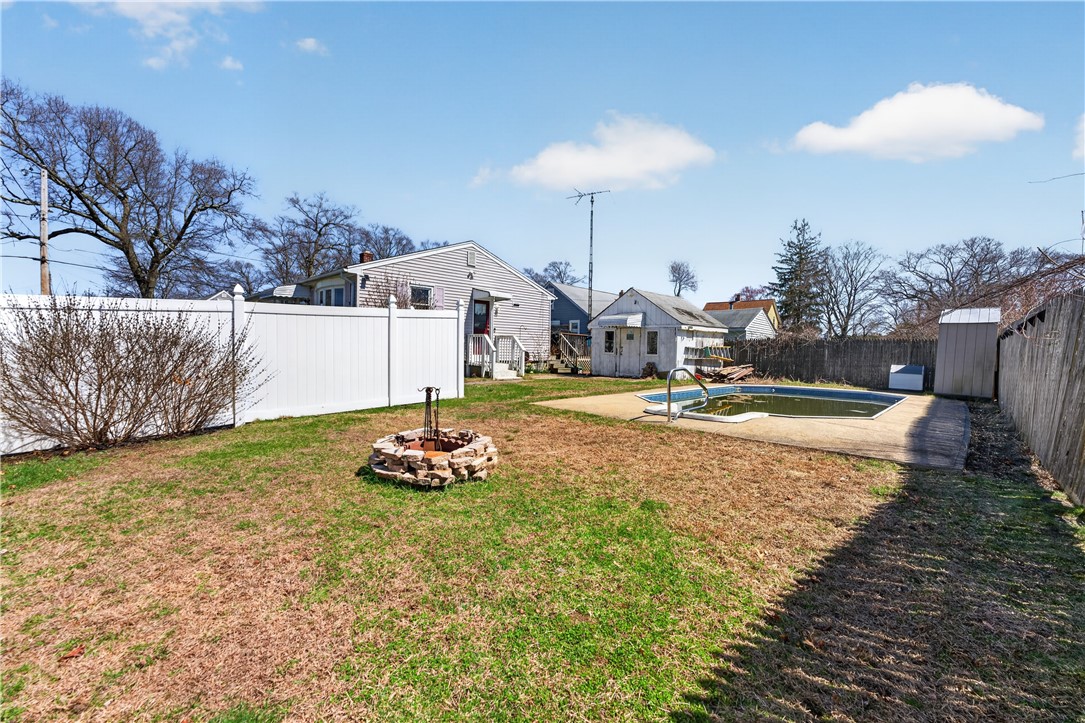88 Bly Street Warwick, RI 02888 - Photo 4 of 33