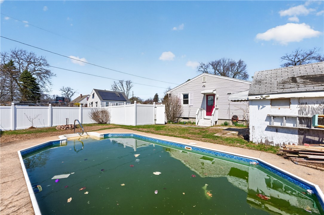 88 Bly Street Warwick, RI 02888 - Photo 7 of 33