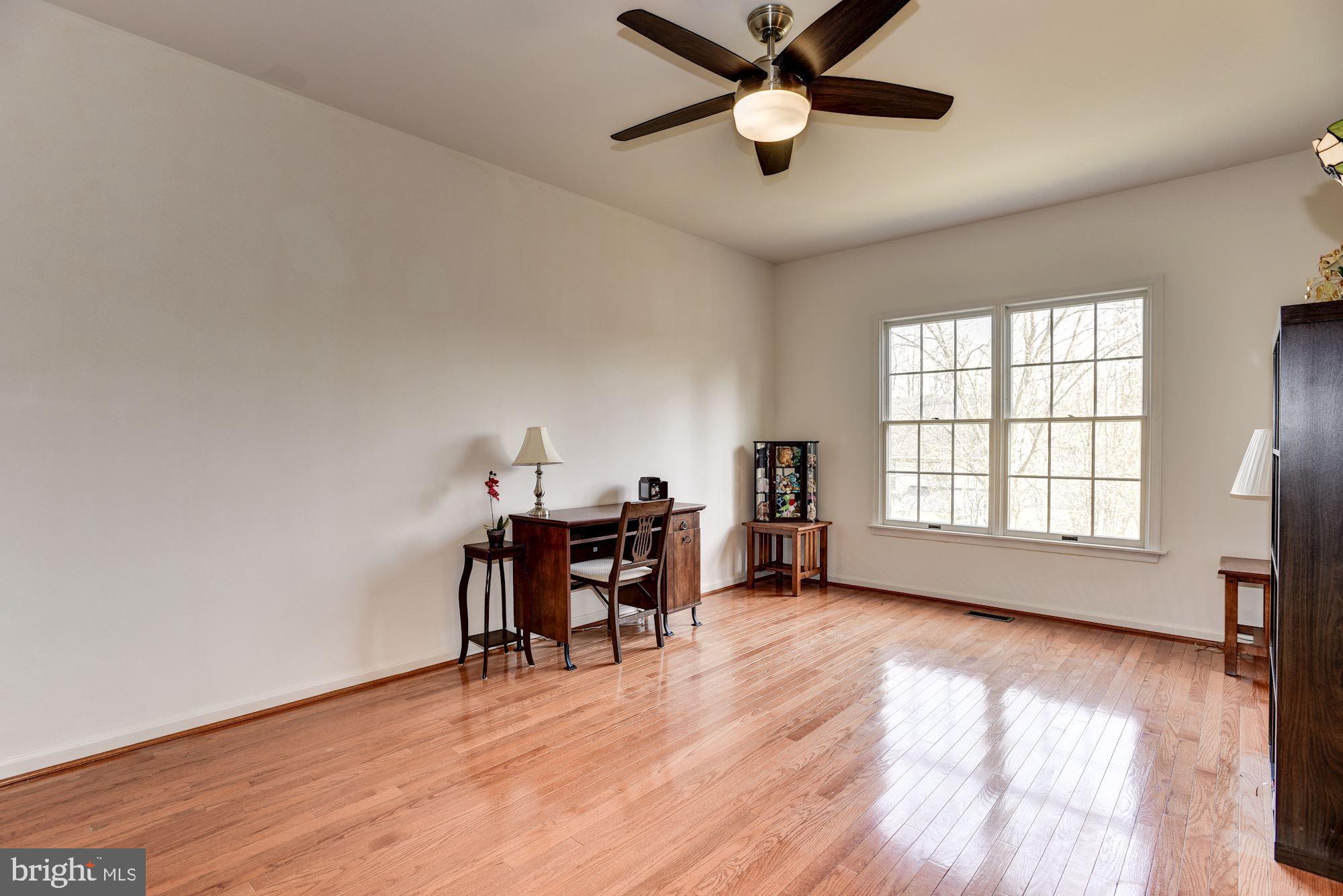 9519 Stoneoak Road Baltimore, MD 21236 - Photo 12 of 39 Family Room
