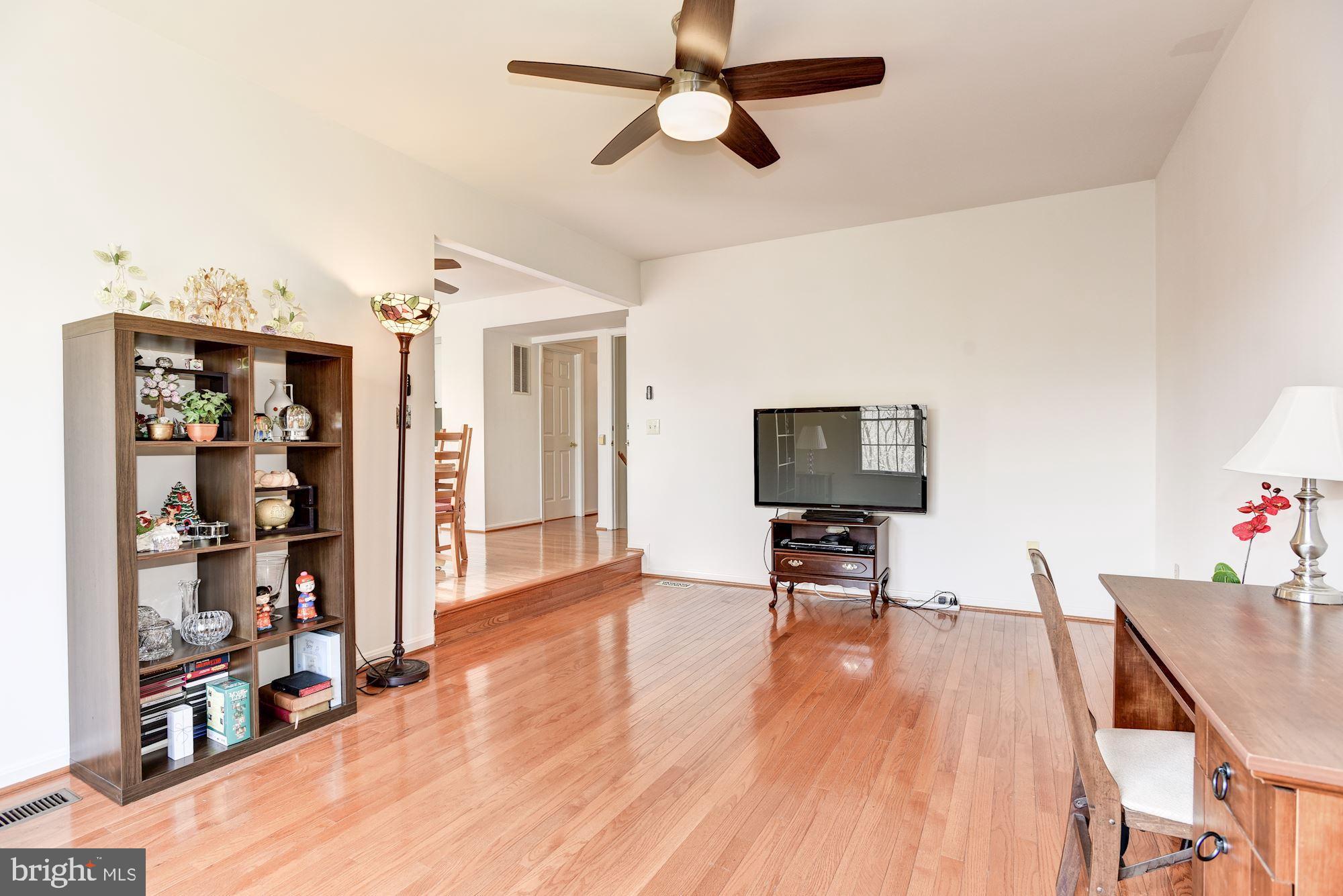 9519 Stoneoak Road Baltimore, MD 21236 - Photo 13 of 39 Family Room