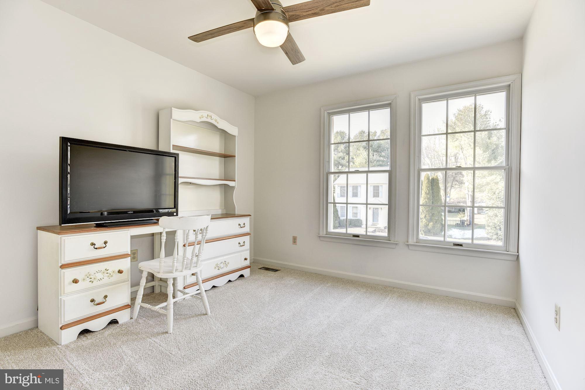 9519 Stoneoak Road Baltimore, MD 21236 - Photo 20 of 39 Bedroom