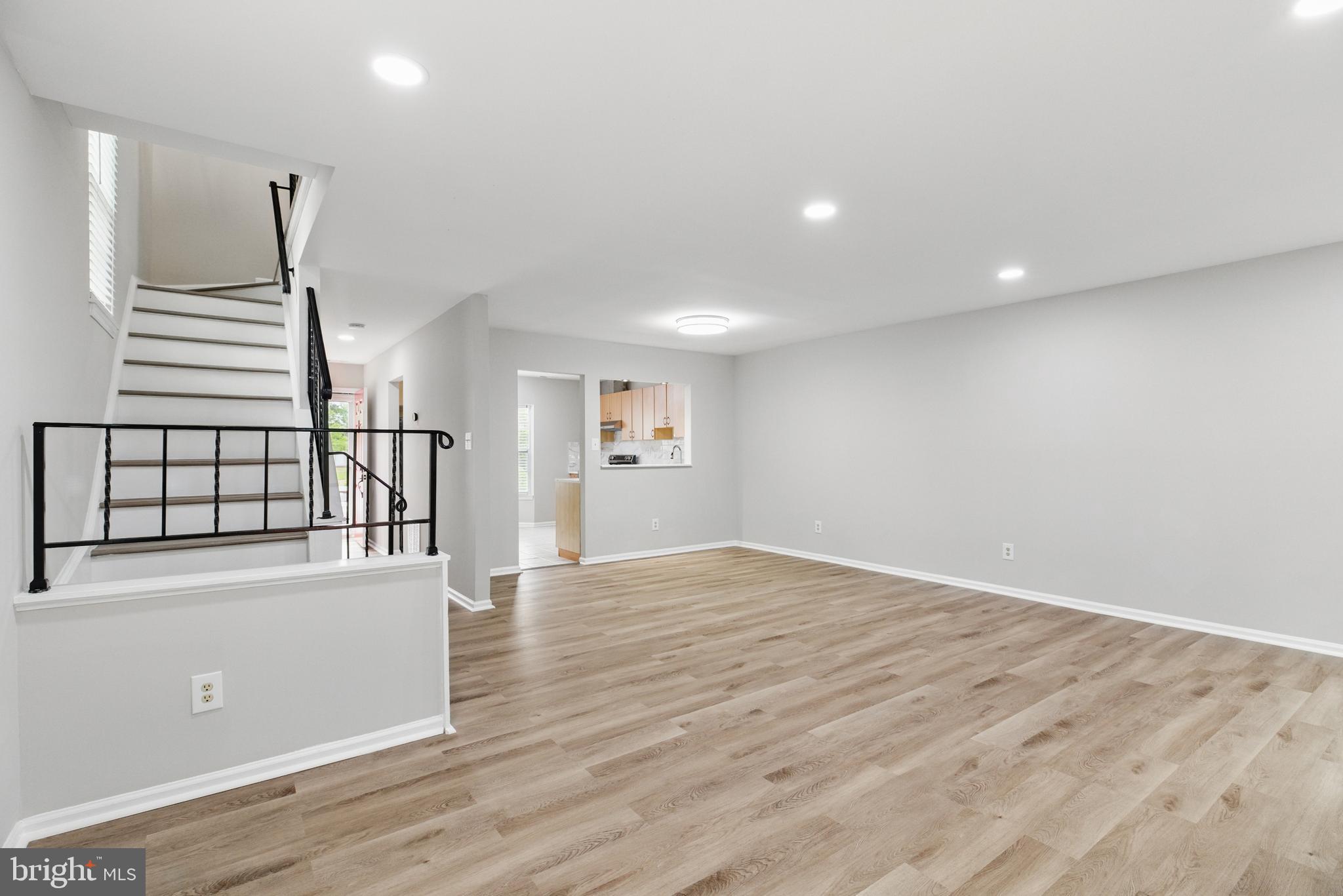 4038 Spring Run Court, Unit 7A Chantilly, VA 20151 - Photo 9 of 40 Gallery Image 9