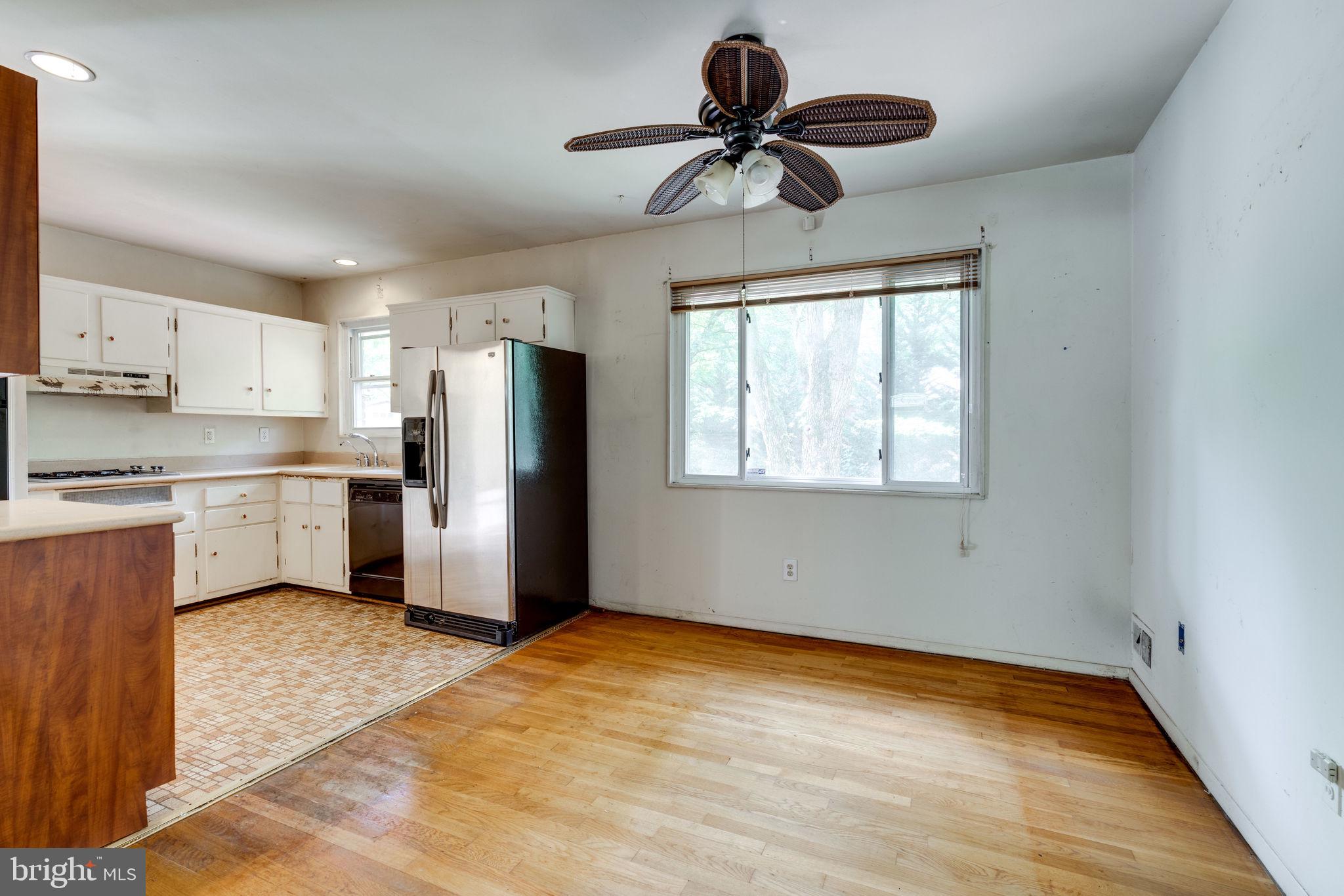 7410 Long Pine Drive Springfield, VA 22151 - Photo 18 of 53 Dining area with ceiling fan