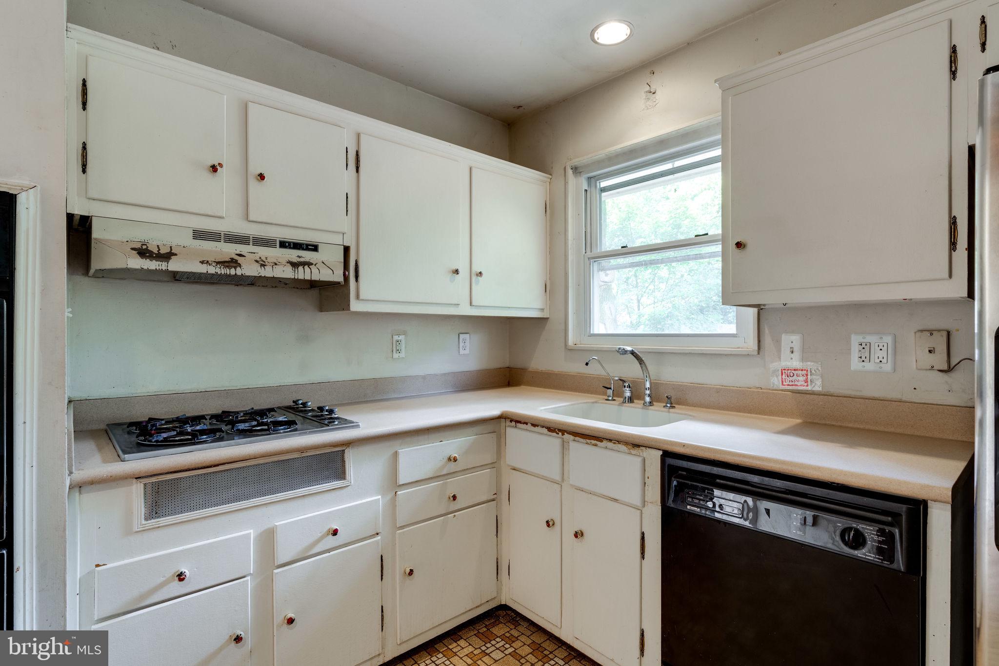 7410 Long Pine Drive Springfield, VA 22151 - Photo 28 of 53 Kitchen