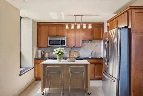 $3,800 | 1111 Caroline Street, Unit 2611, Houston, TX 77010