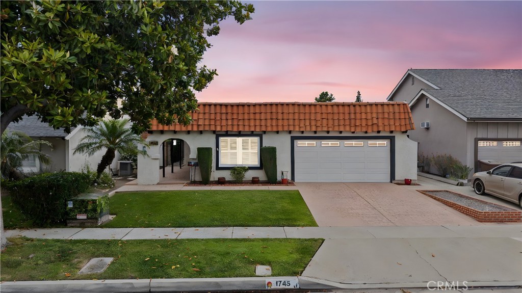 1745 North Holbrook St  