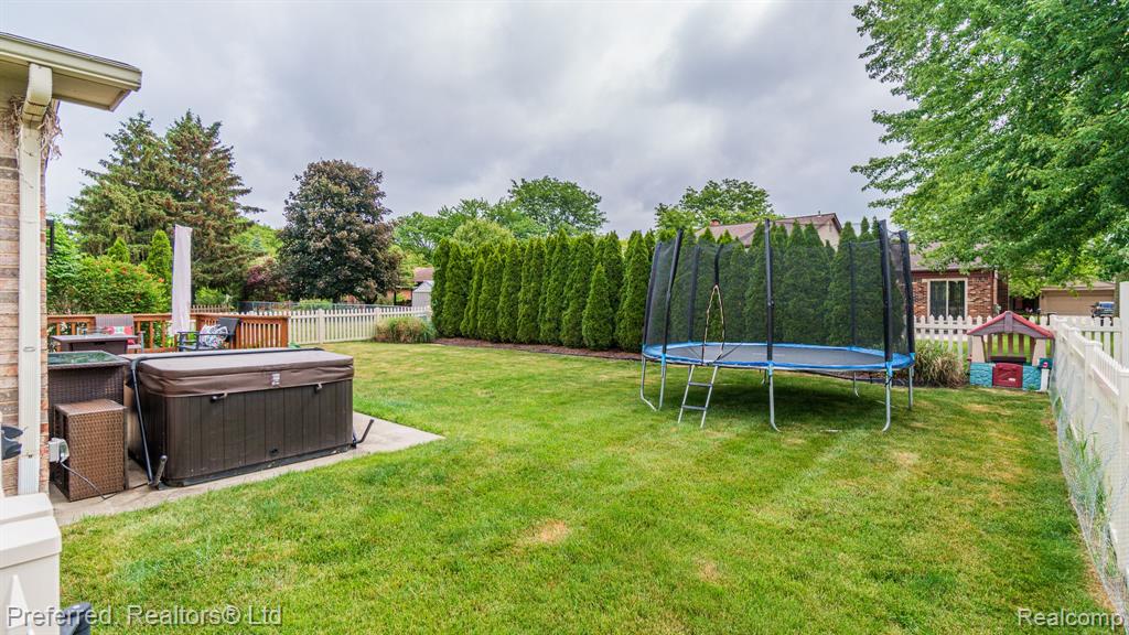 8550 Mannington Road Canton, MI 48187 - Photo 34 of 37
