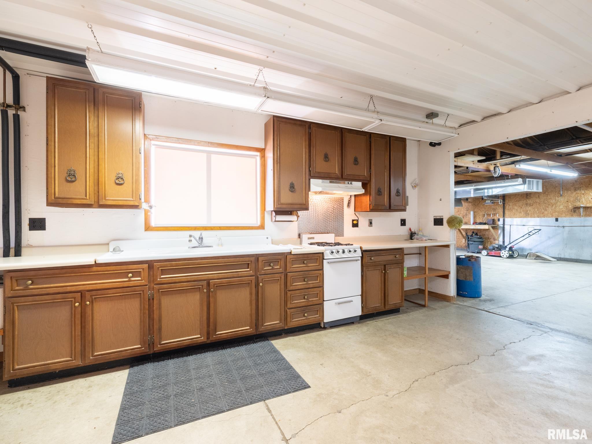 13324 Cedar Street Manito, IL 61546 - Photo 40 of 53