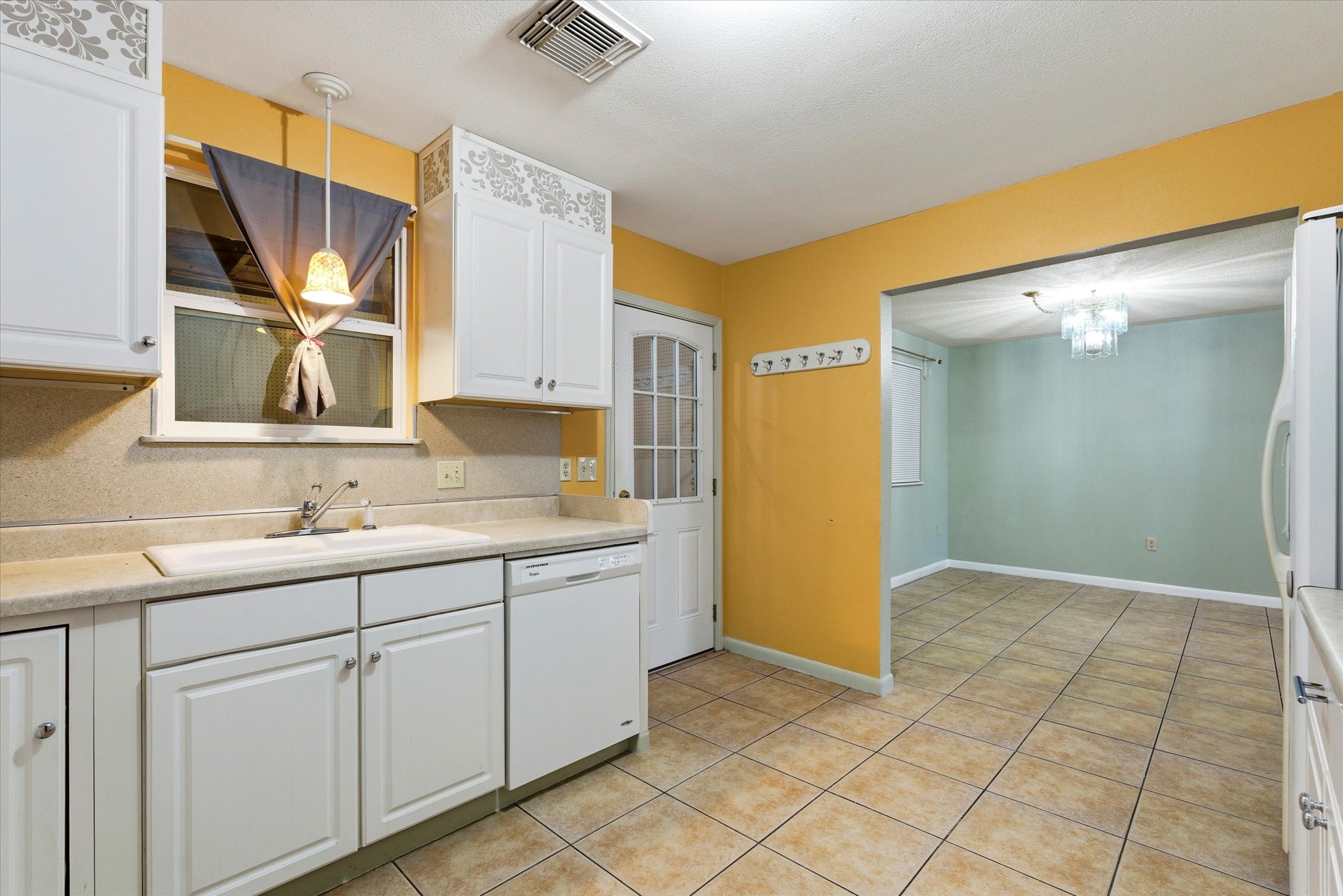 831 Terryhollow Street Channelview, TX 77530 - Photo 6 of 14 Kitchen