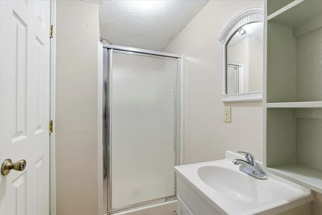 $1,200 | 831 Terryhollow Street, Channelview, TX 77530