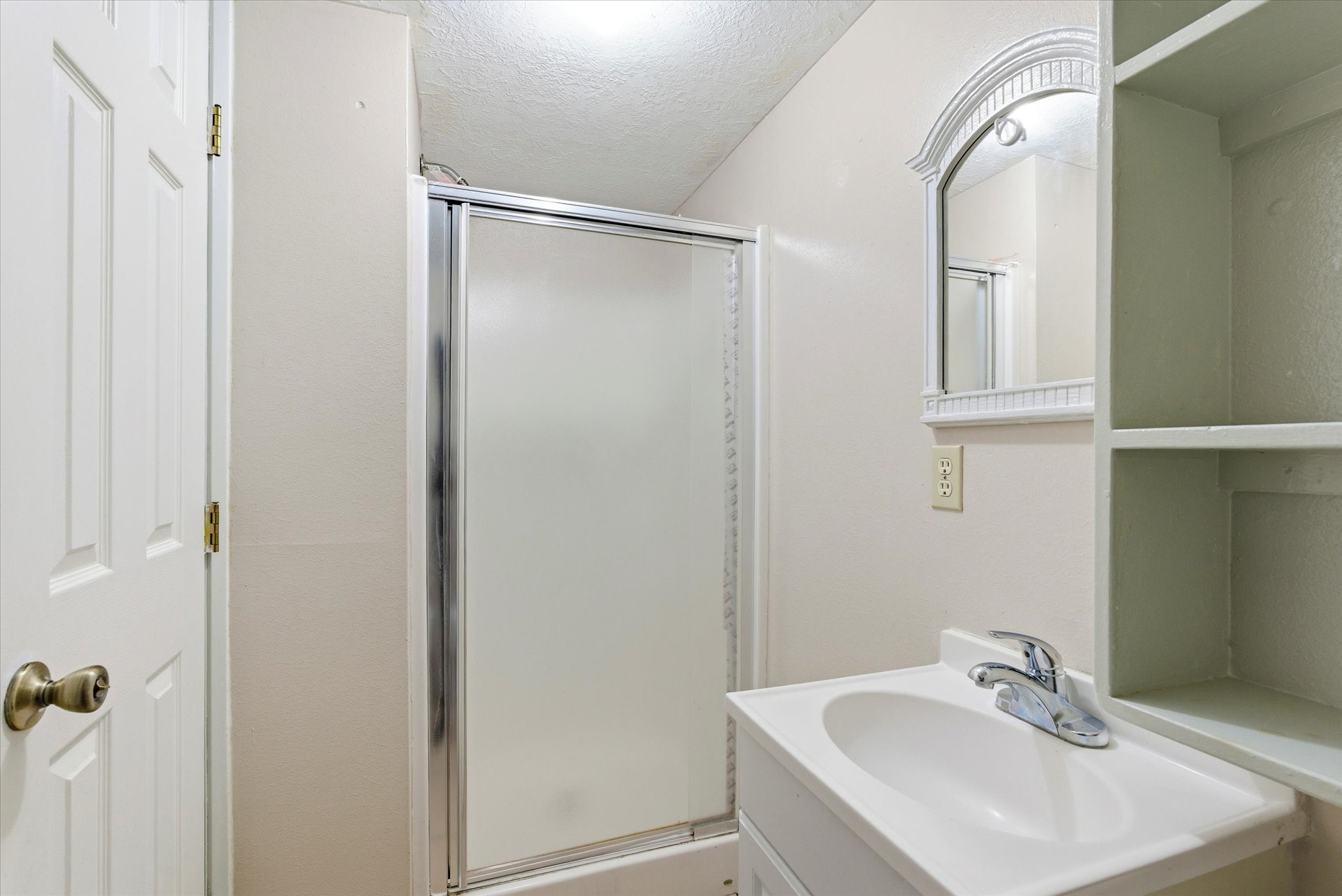 831 Terryhollow Street Channelview, TX 77530 - Photo 10 of 14 Bathroom