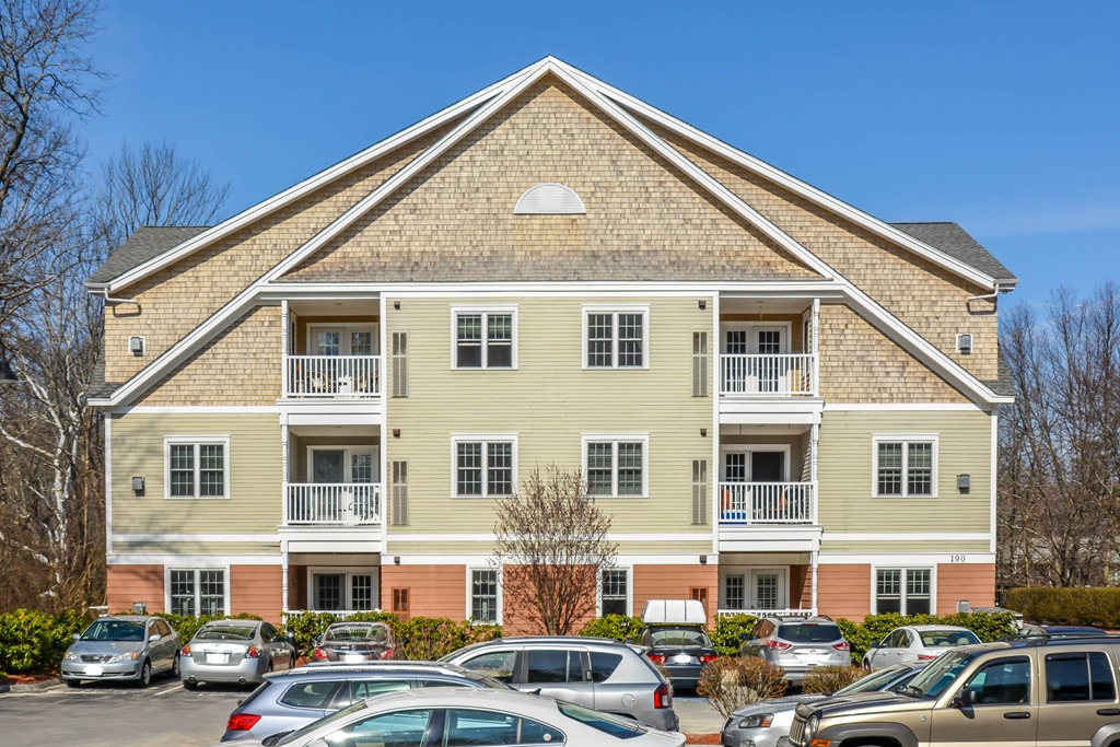 190 Chickering Road, Unit 103D North Andover, MA 01845 - Photo 1 of 17 Gallery Image 1