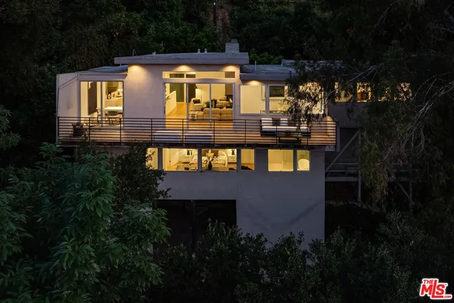 $1,695,000 | 3564 Multiview Drive, Los Angeles, CA 90068