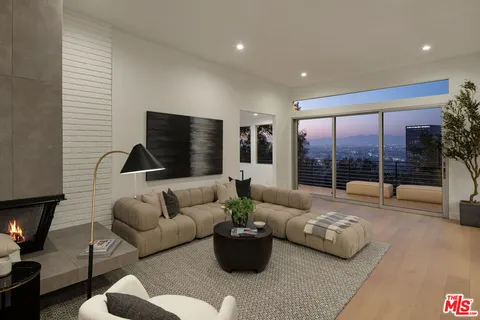 $1,695,000 | 3564 Multiview Drive, Los Angeles, CA 90068