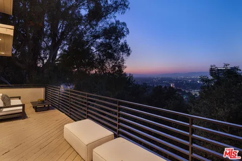 $1,695,000 | 3564 Multiview Drive, Los Angeles, CA 90068