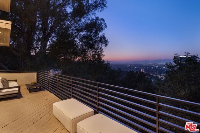 $1,695,000 | 3564 Multiview Drive, Los Angeles, CA 90068