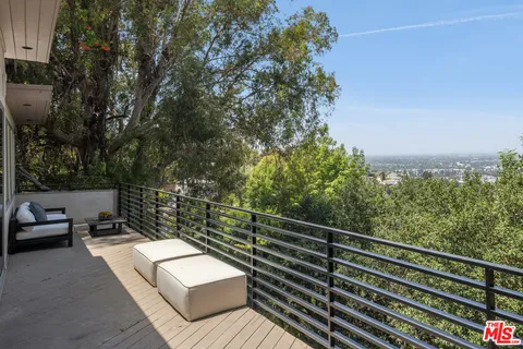 $1,695,000 | 3564 Multiview Drive, Los Angeles, CA 90068