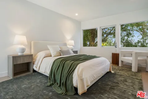 $1,695,000 | 3564 Multiview Drive, Los Angeles, CA 90068