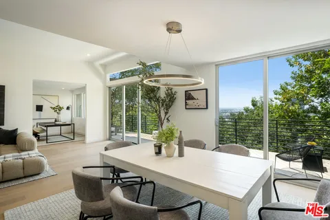$1,695,000 | 3564 Multiview Drive, Los Angeles, CA 90068