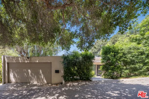 $1,695,000 | 3564 Multiview Drive, Los Angeles, CA 90068