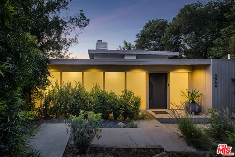 $1,695,000 | 3564 Multiview Drive, Los Angeles, CA 90068