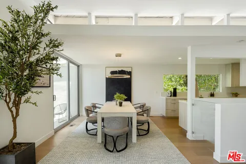 $1,695,000 | 3564 Multiview Drive, Los Angeles, CA 90068