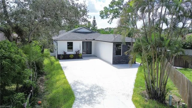 $4,800 | 10830 St Lucia Court, Bonita Springs, FL 34135