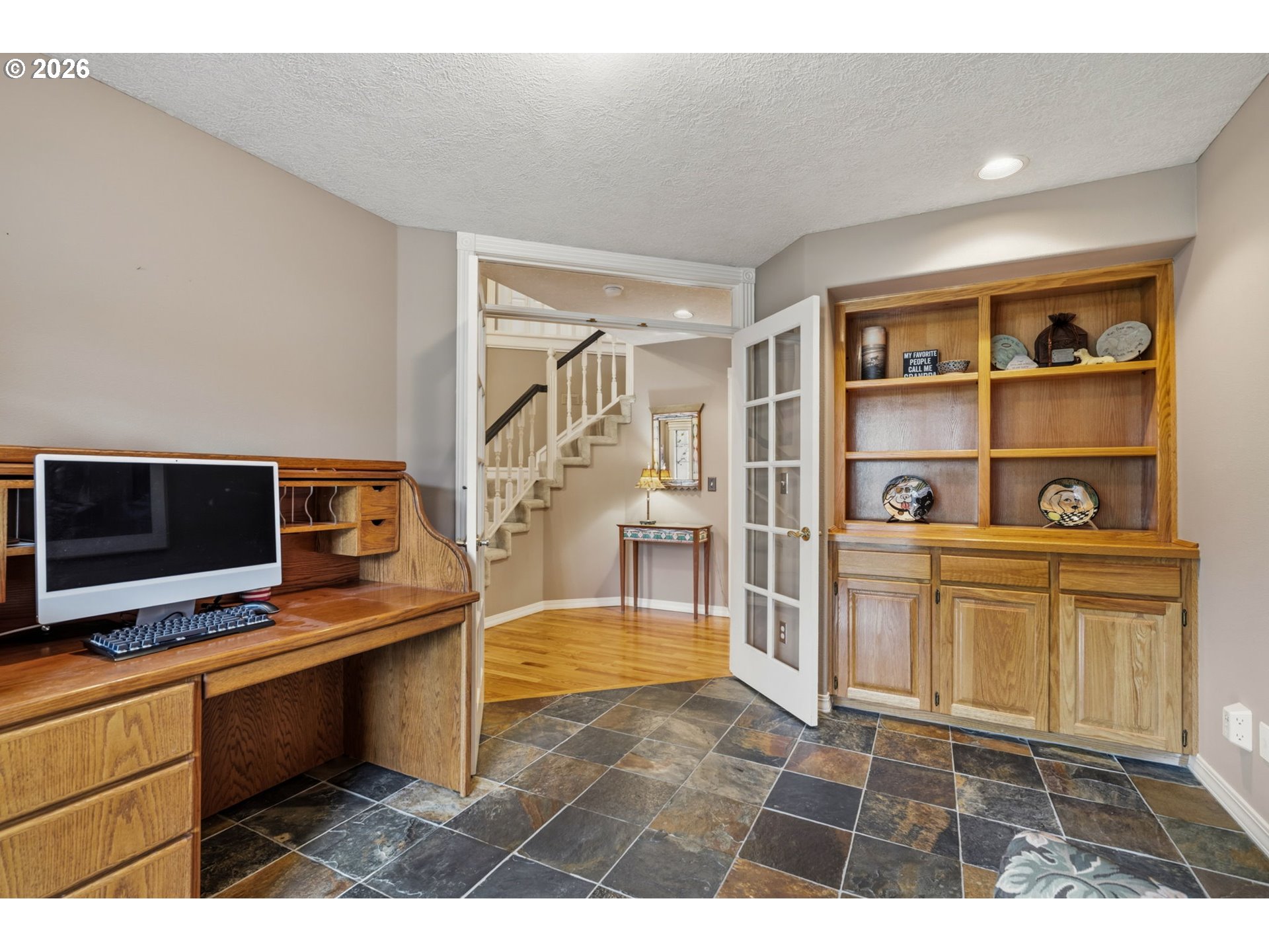 6108 Southwest Kruse Ridge Drive Portland, OR 97219 - Photo 19 of 42 a workspace with furniture