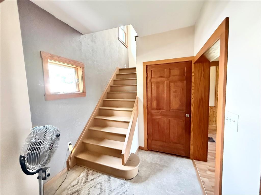 4217 Hillsville Road Pulaski, PA 16143 - Photo 4 of 31 Gallery Image 4