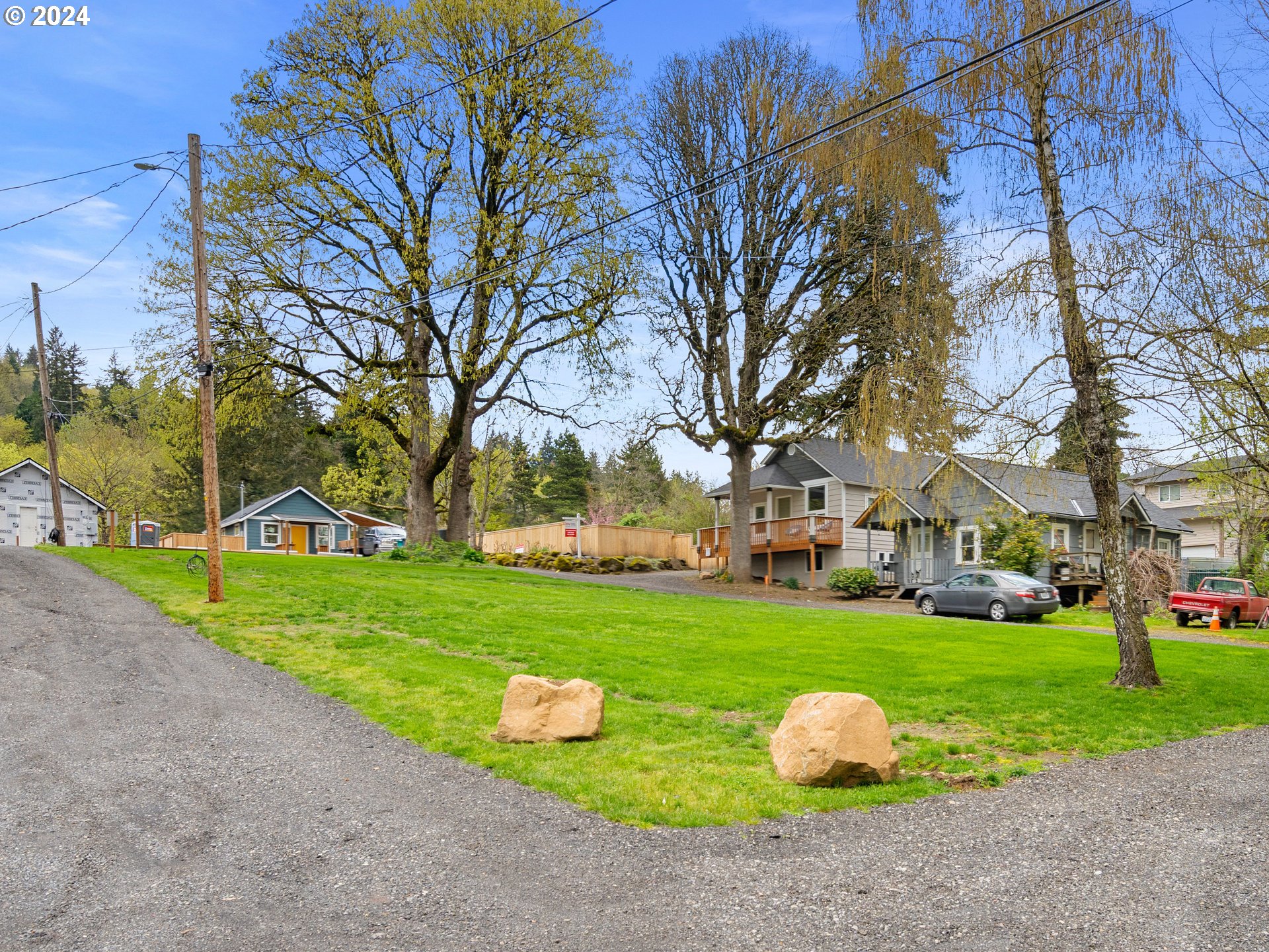 2311 Southwest 6th Avenue, Unit 6 Camas, WA 98607 - Photo 31 of 32 a backyard of a house with garden and outdoor seating