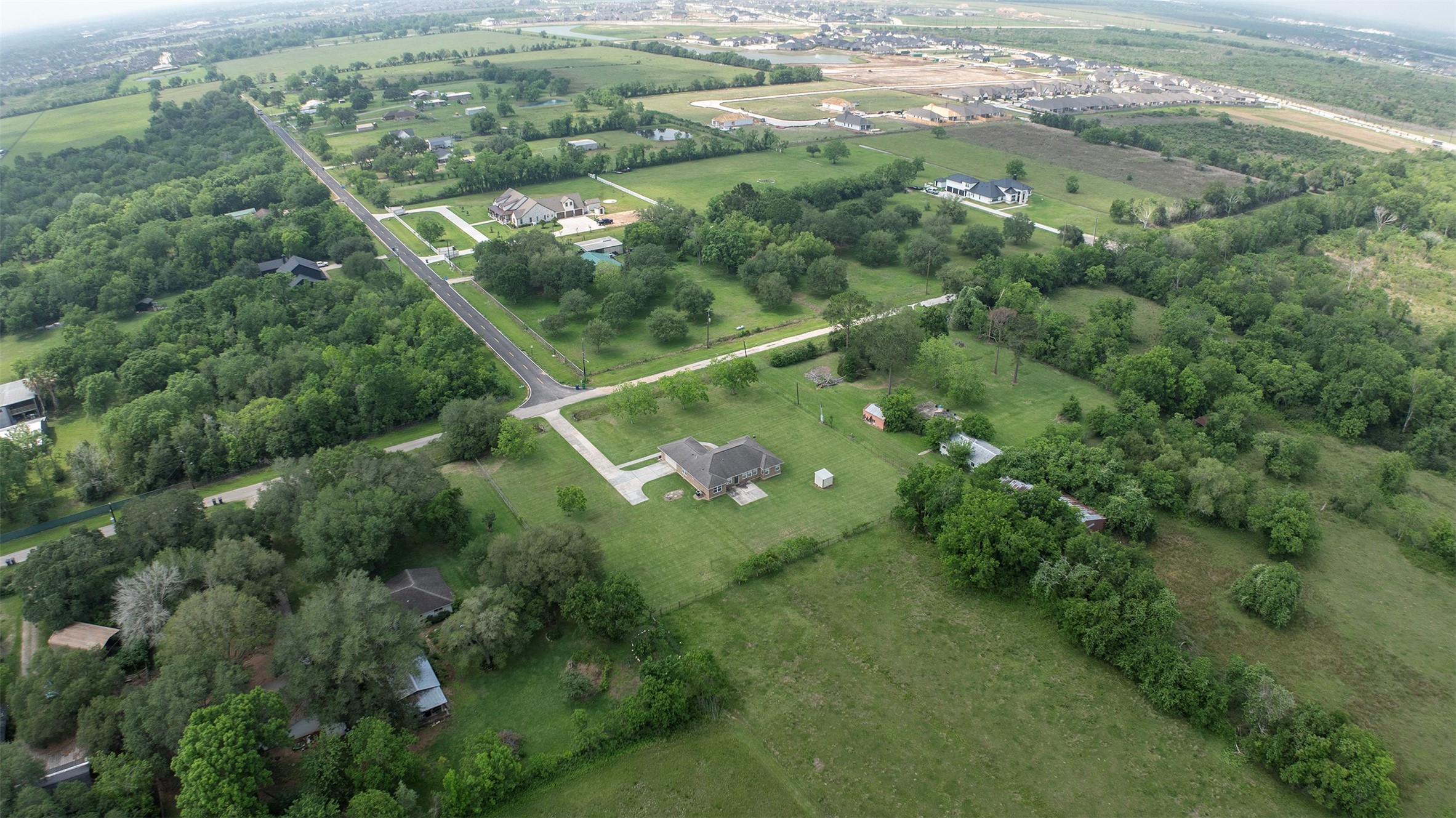 6105 Del Bello Boulevard Manvel, TX 77578 - Photo 34 of 37 a view of a garden