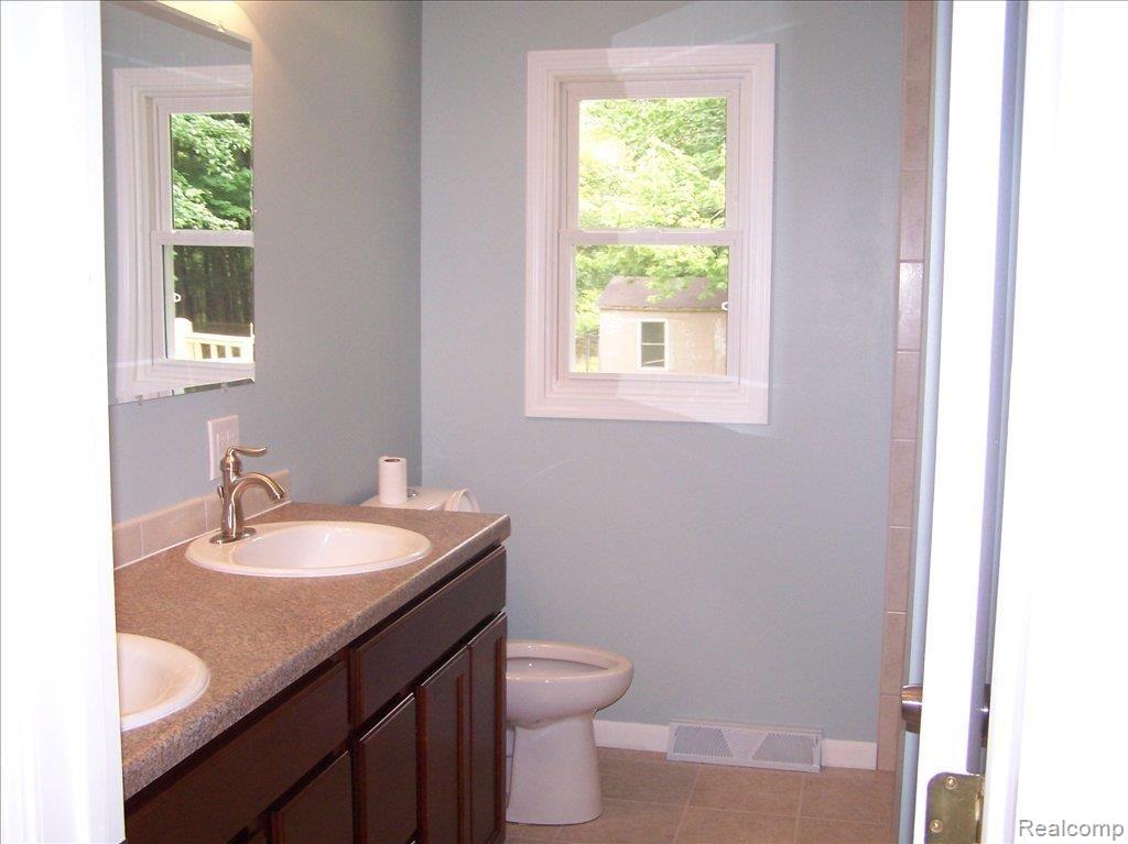 2276 Partridge Road Port Huron, MI 48060 - Photo 6 of 16 102_3650